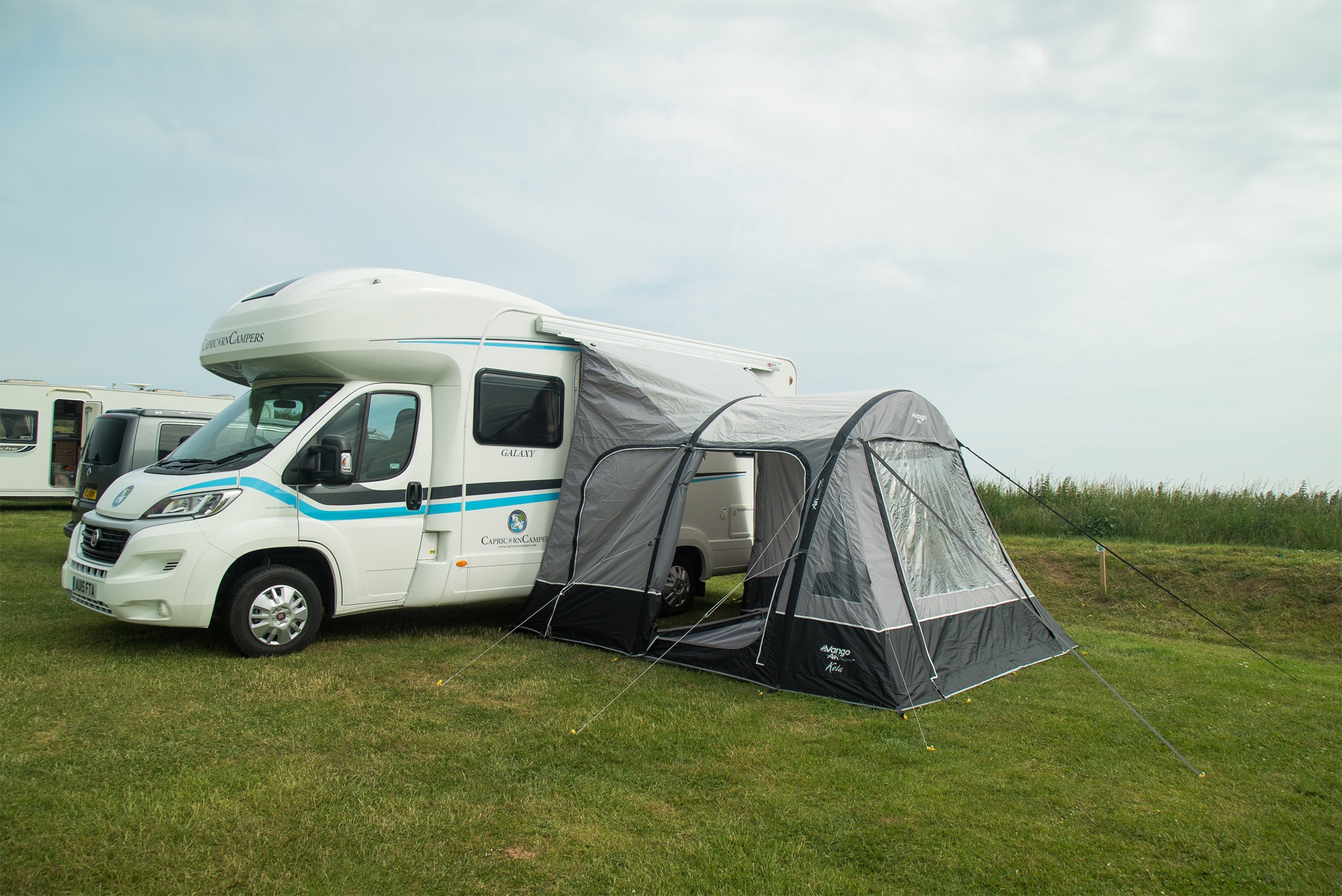 Vango Kela Pro Air Low aufblasbares Reisemobilvorzelt