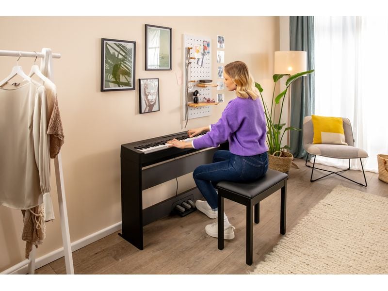 Yamaha E-Piano P-145BT Portables Piano mit 88 Tasten und Bluetooth