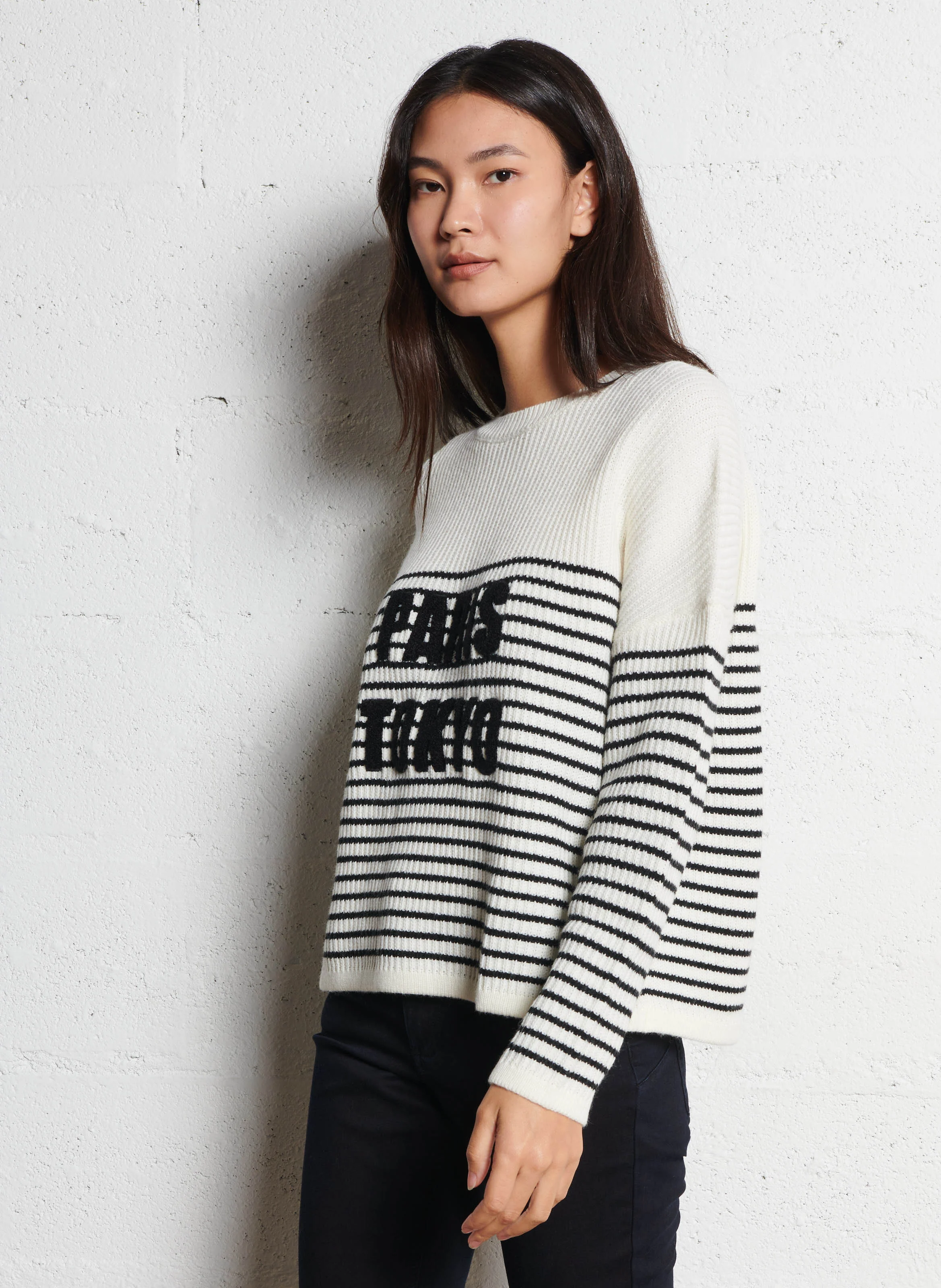 Pull ample col rond rayé en maille mélangée | Noir