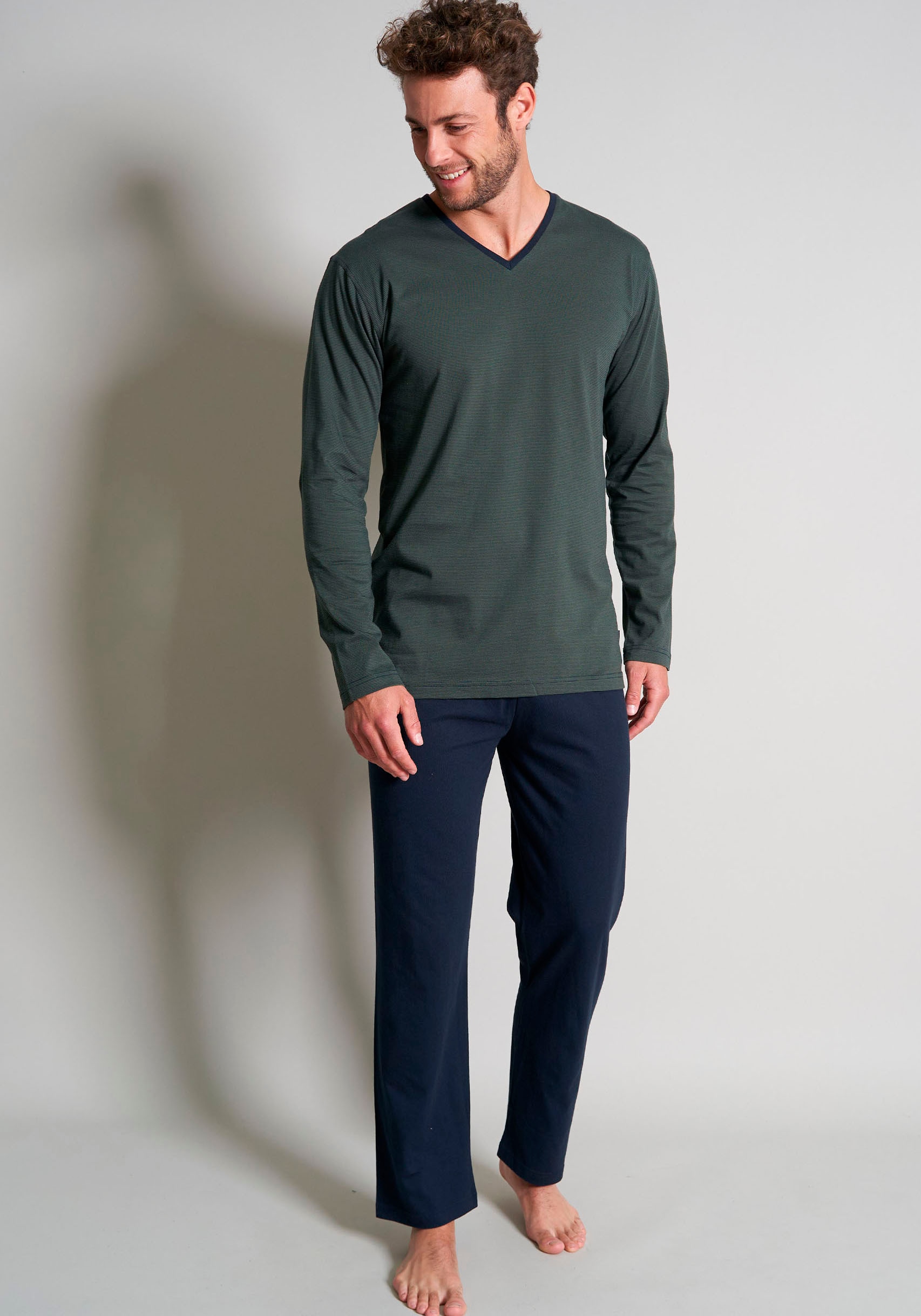 TOM TAILOR Pyjama »Nevada«, 2 Stk. Streifendesign, Langarm, V-Ausschnitt, lange Hose, atmungsaktiv
