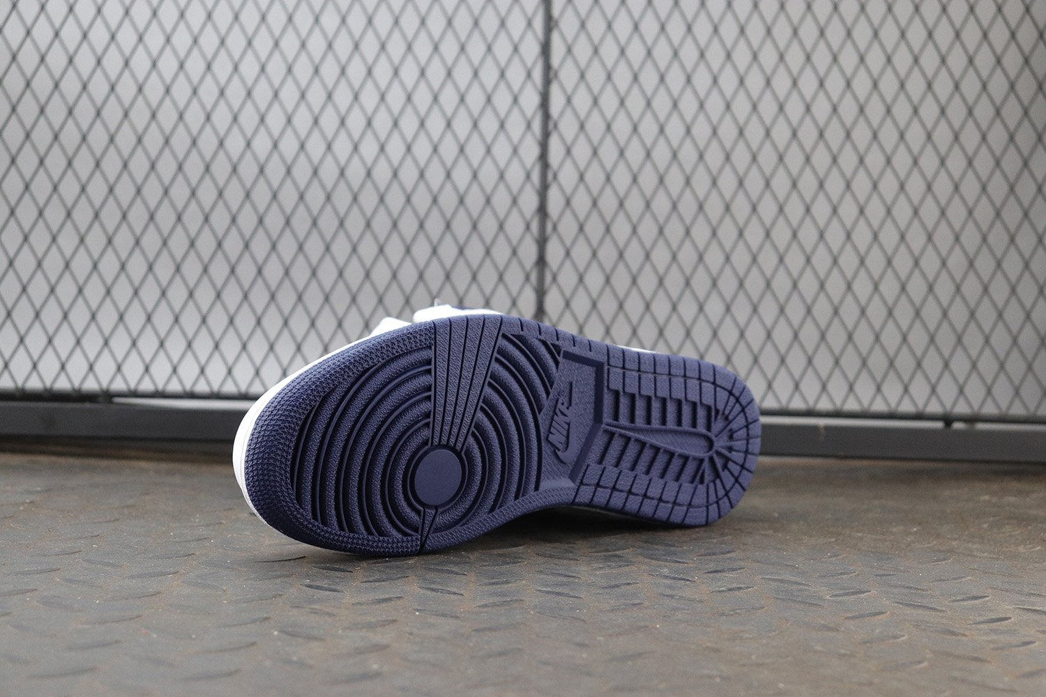 Jordan 1 Retro Metallic Navy