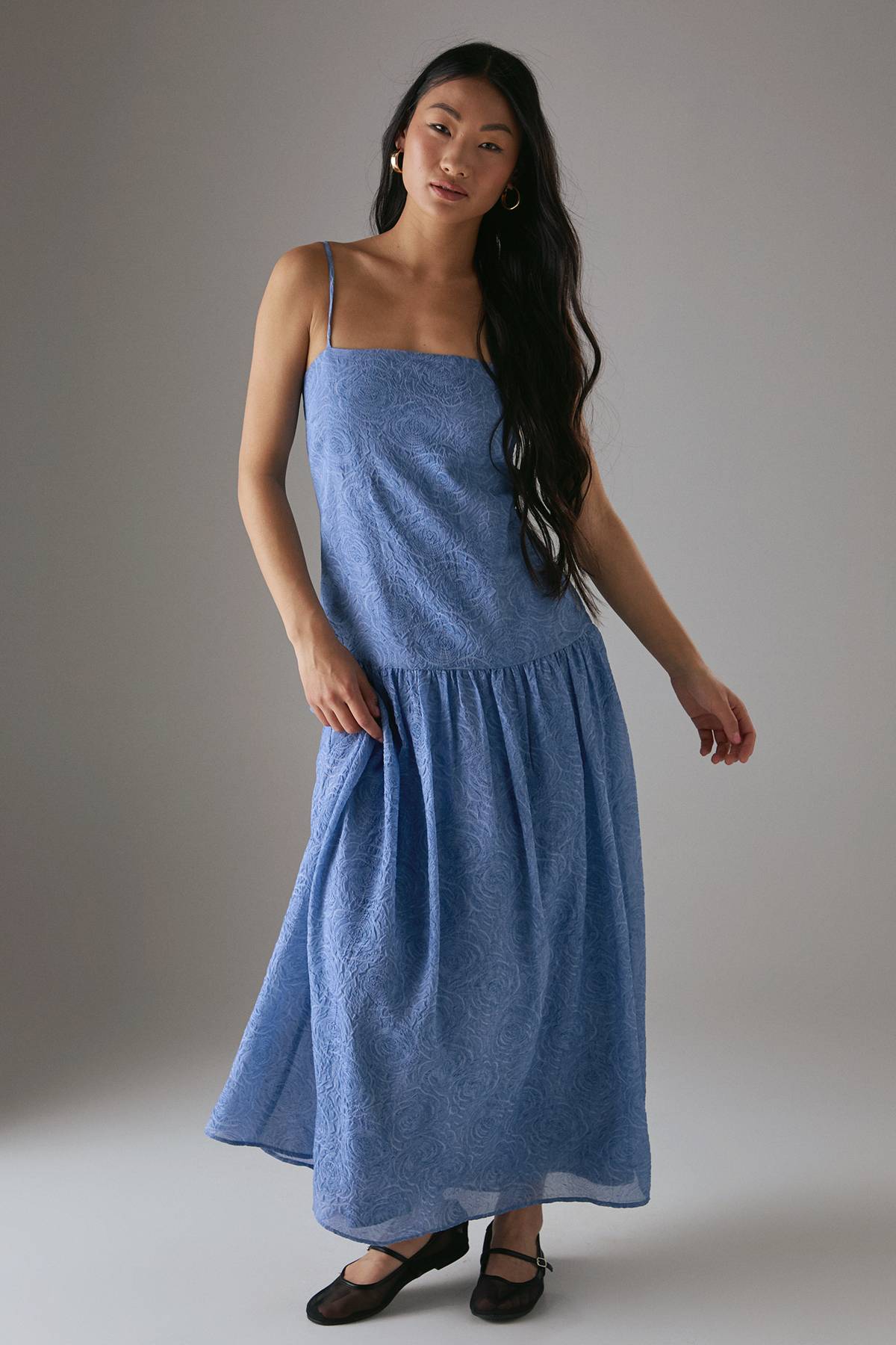 Warehouse Robe Maxi à Bretelles Étagée en Organza Petite Rose