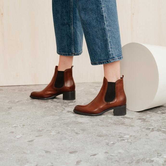 Bottines à talons  en cuir cognac