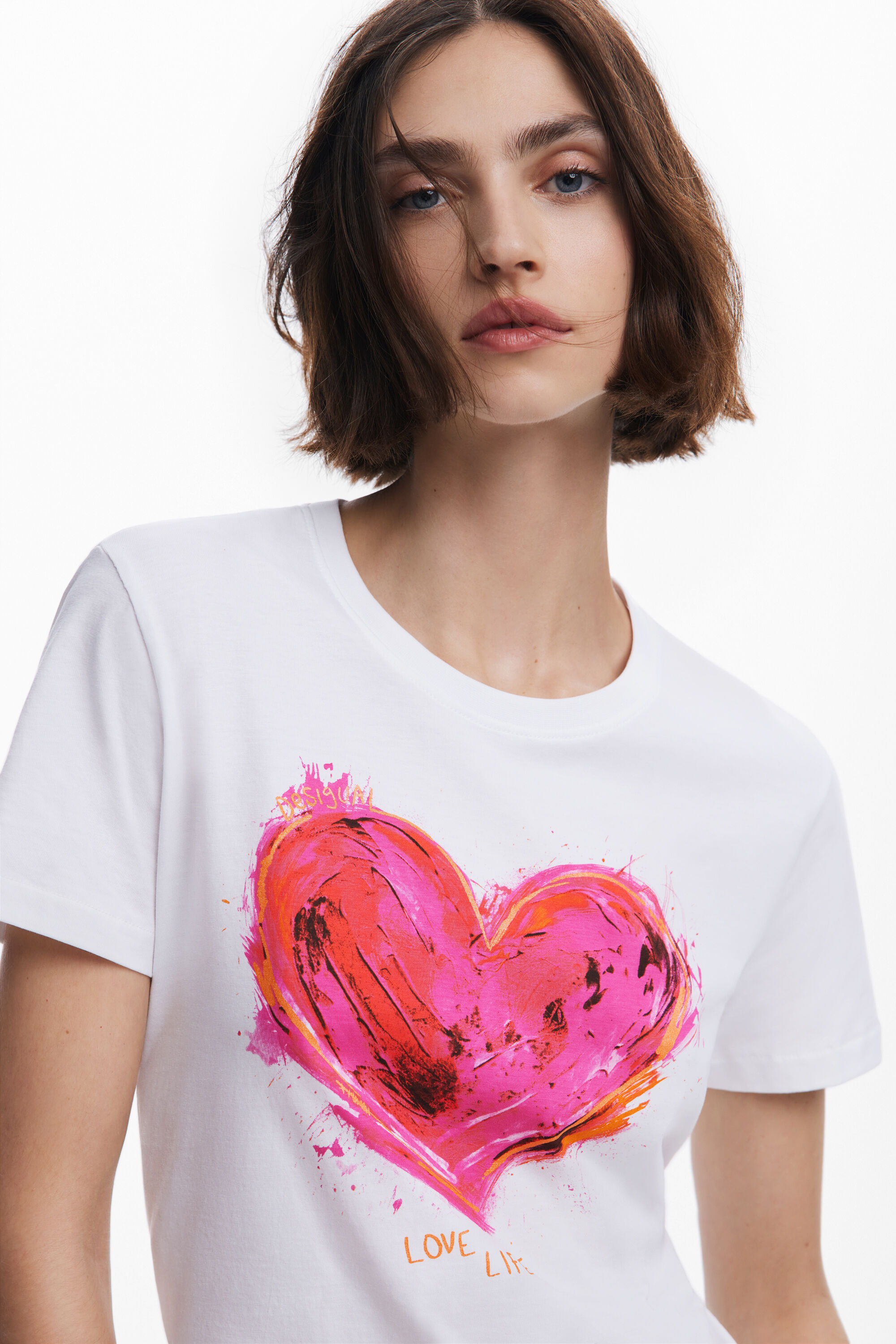 Camiseta com estampa de coração