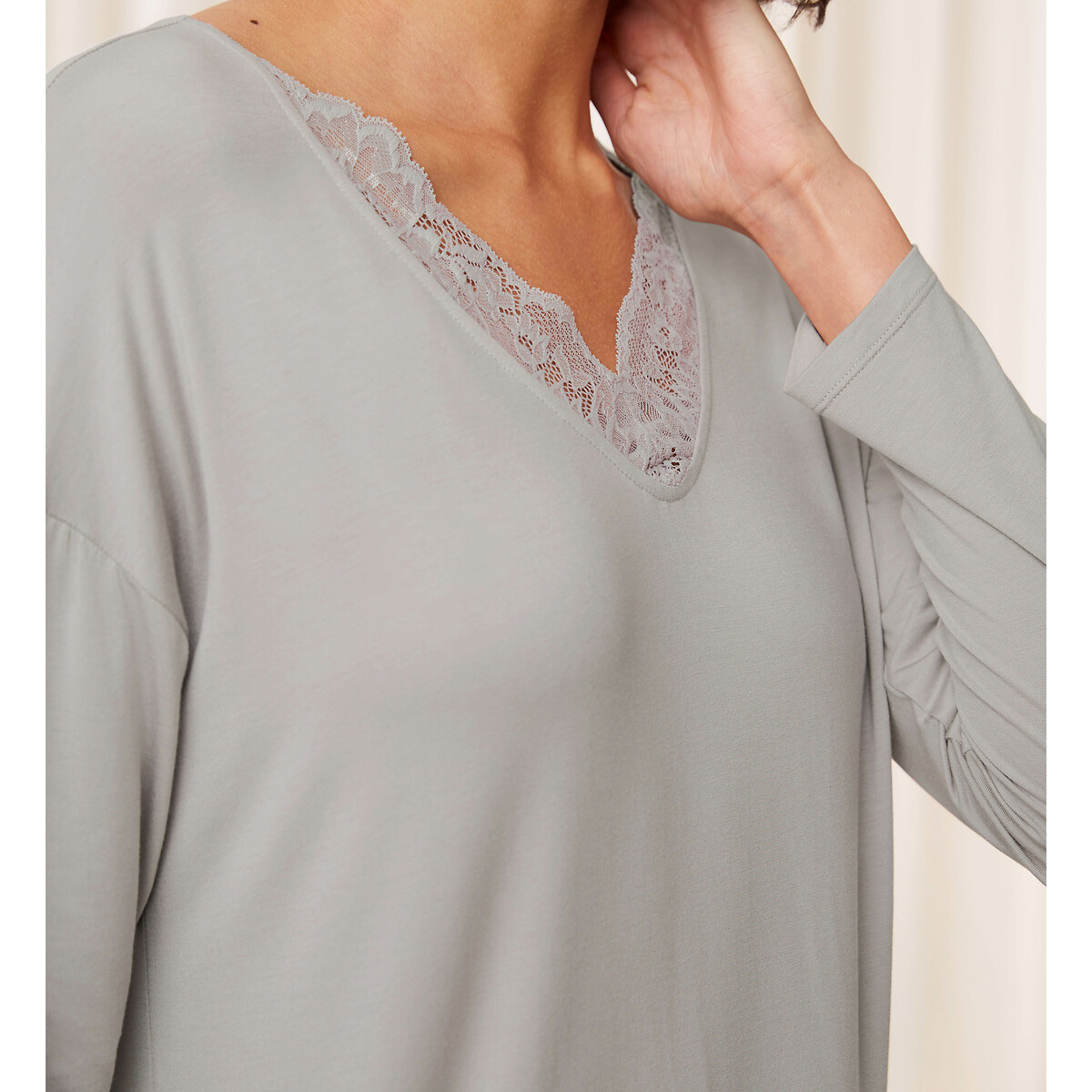 Camisola TRIUMPH em modal, sensualidade atemporal.
