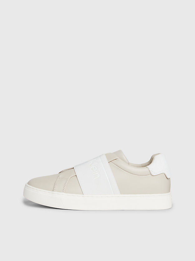 Sapatos de couro sem cadarço
