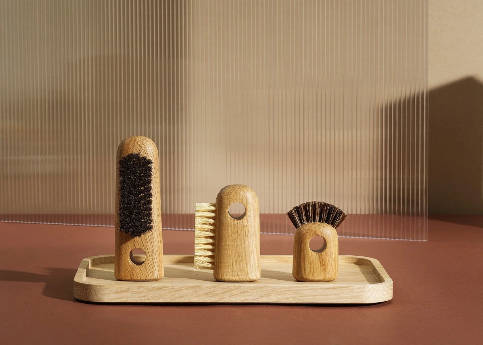 Normann Copenhagen  Nift børste, eg - H: 15 cm.