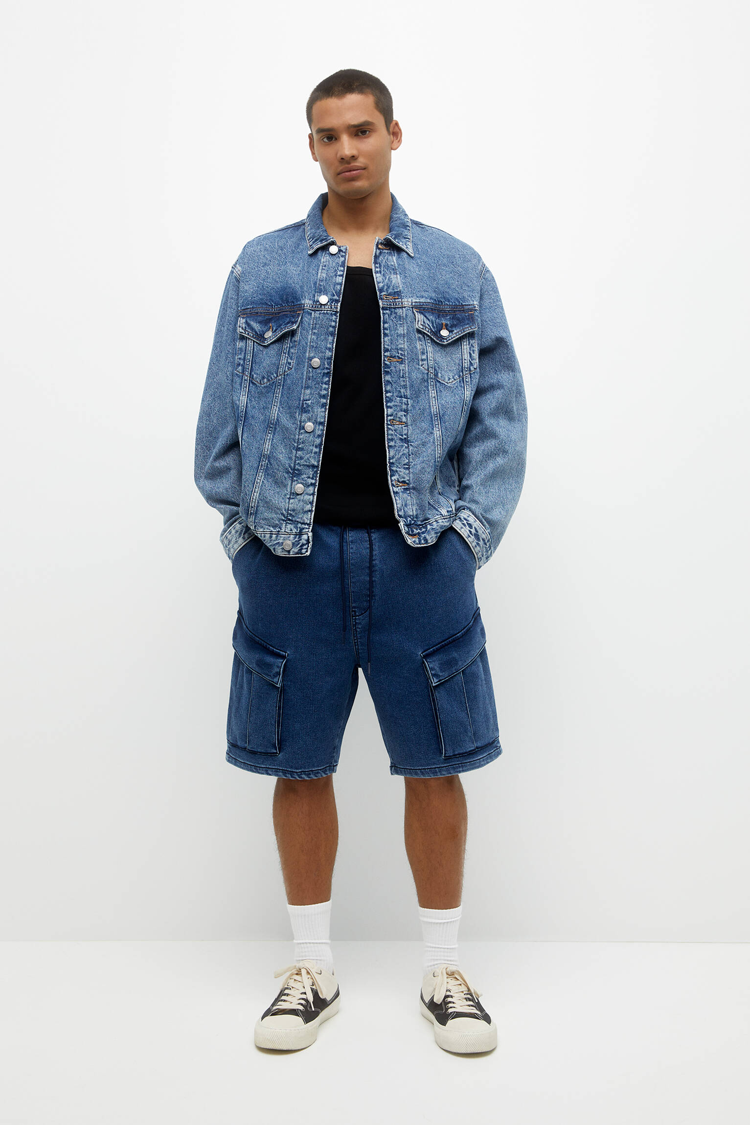 Bermuda cargo jeans - Azul médio