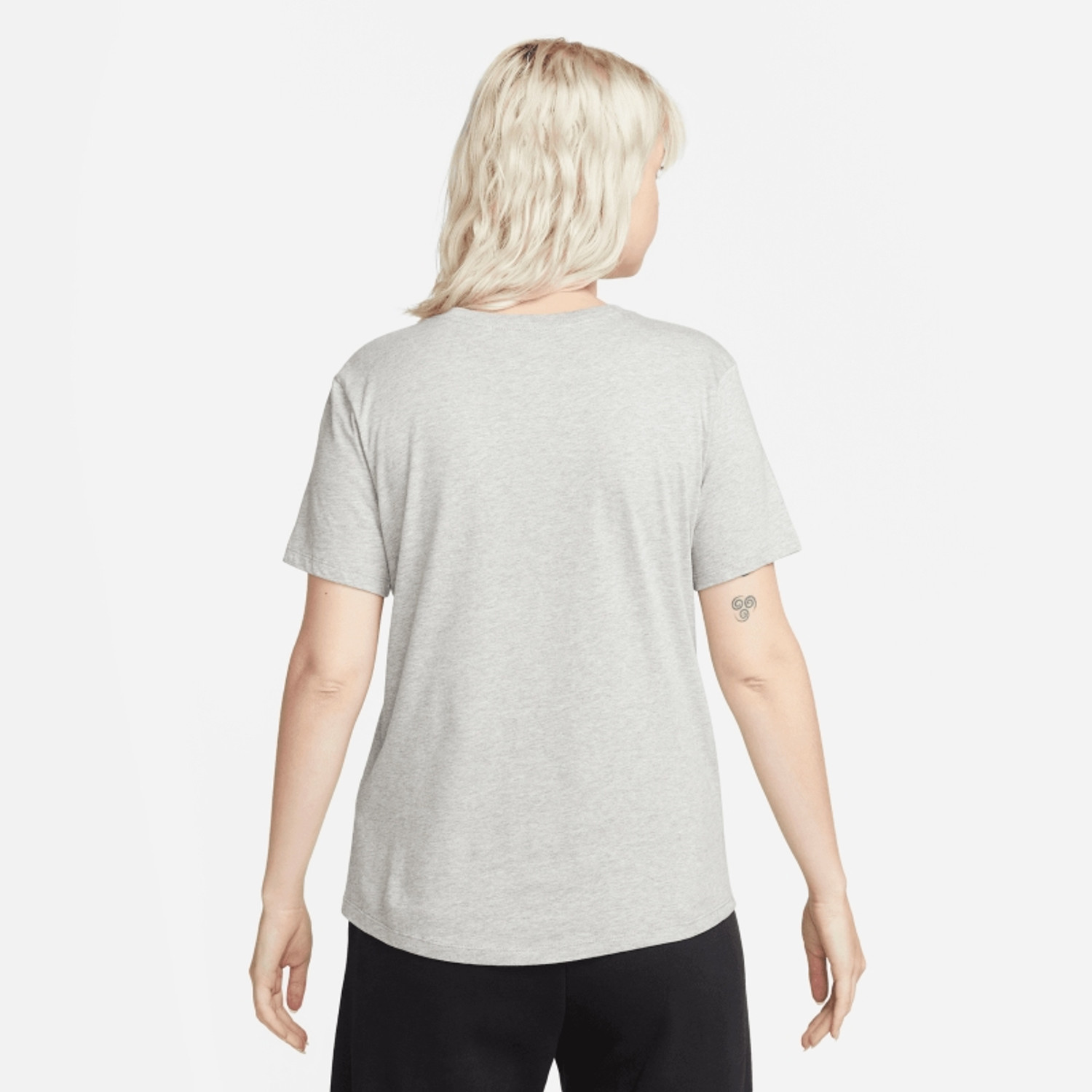 Nike Sportswear Logo Tee
