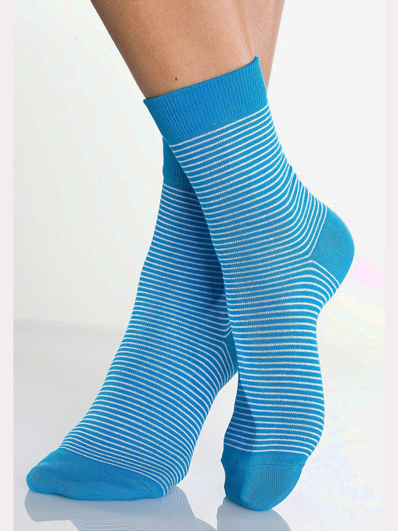 Chaussettes pour femme au design rayé tendance