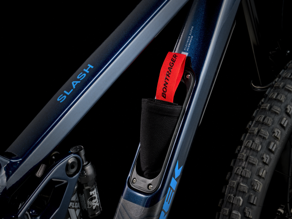 Trek Slash 8 Gen 6 Marianas Blue - Full Suspension - 2025