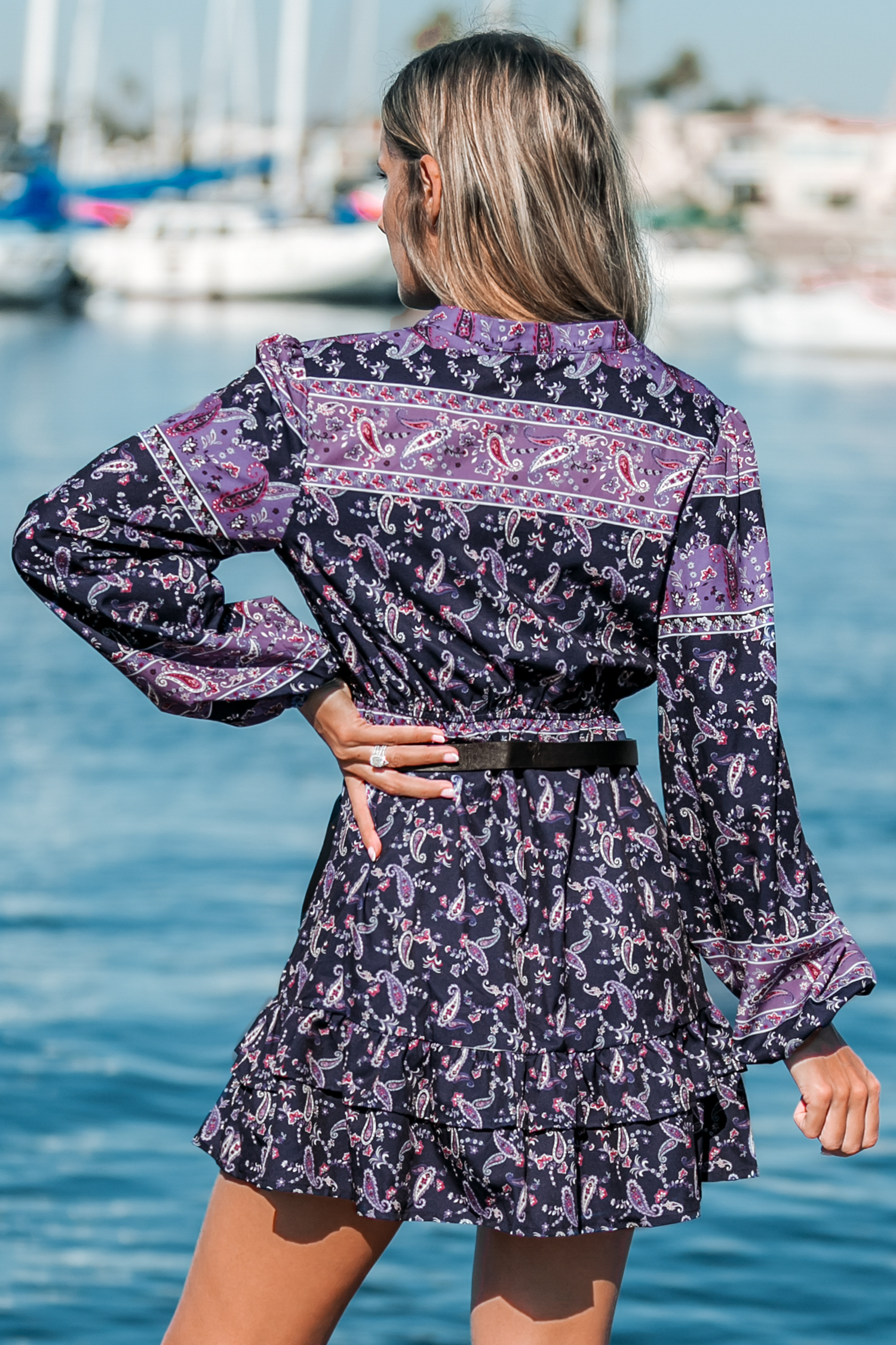 Robe trapèze avec col en V à volants violette