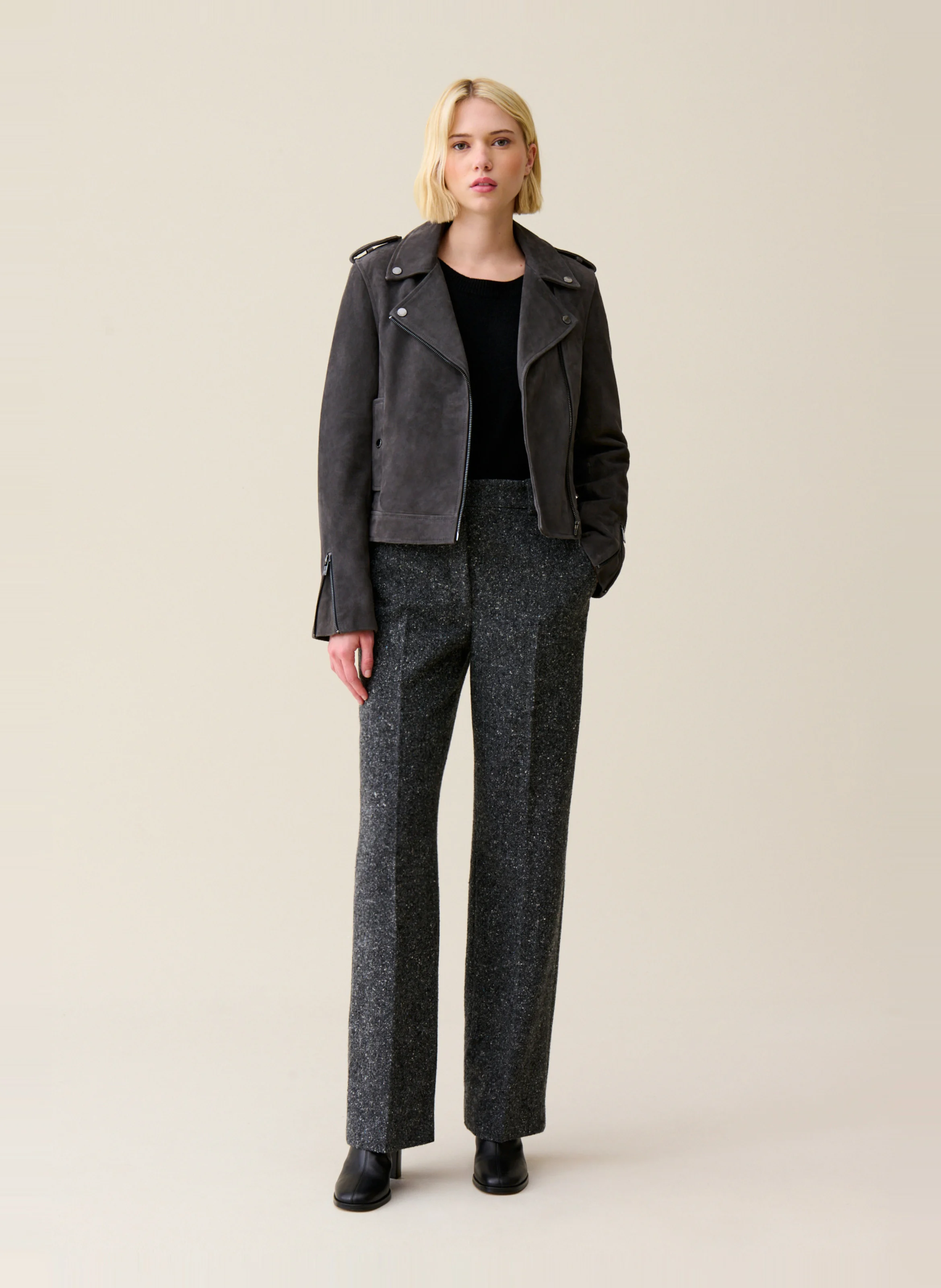 Veste courte en cuir velours | Gris