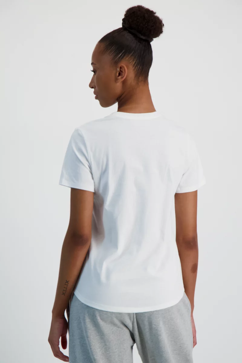 Nike Sportswear Club Essentials Damen T-Shirt