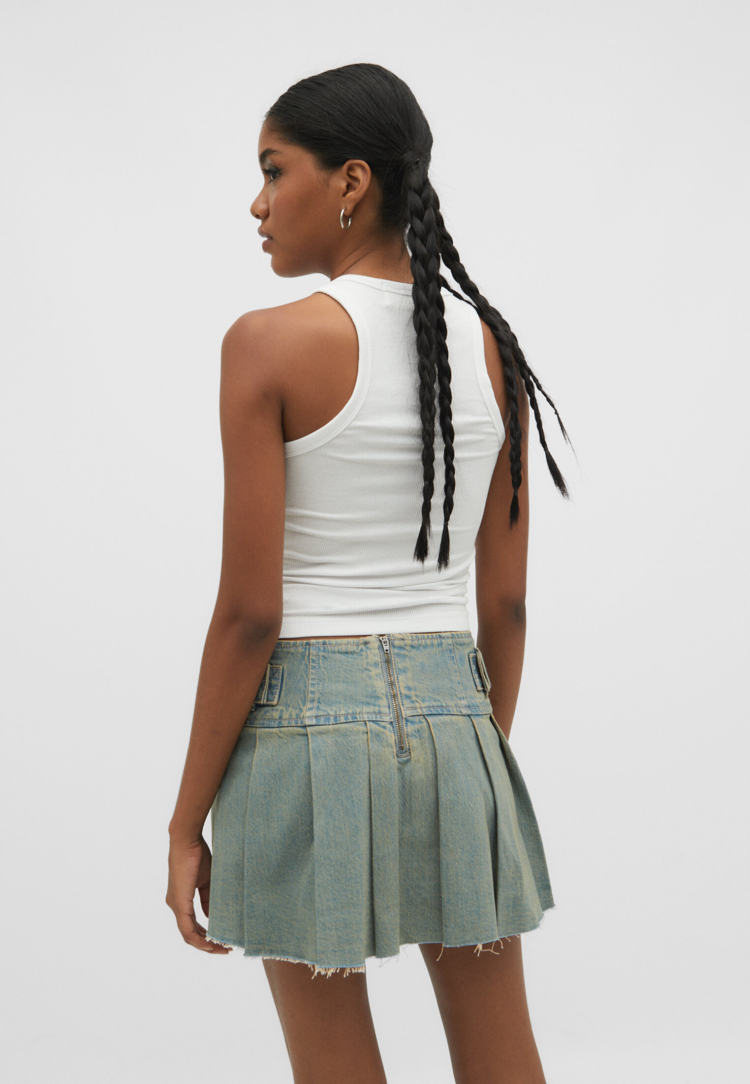 Minissaia jeans com pregas