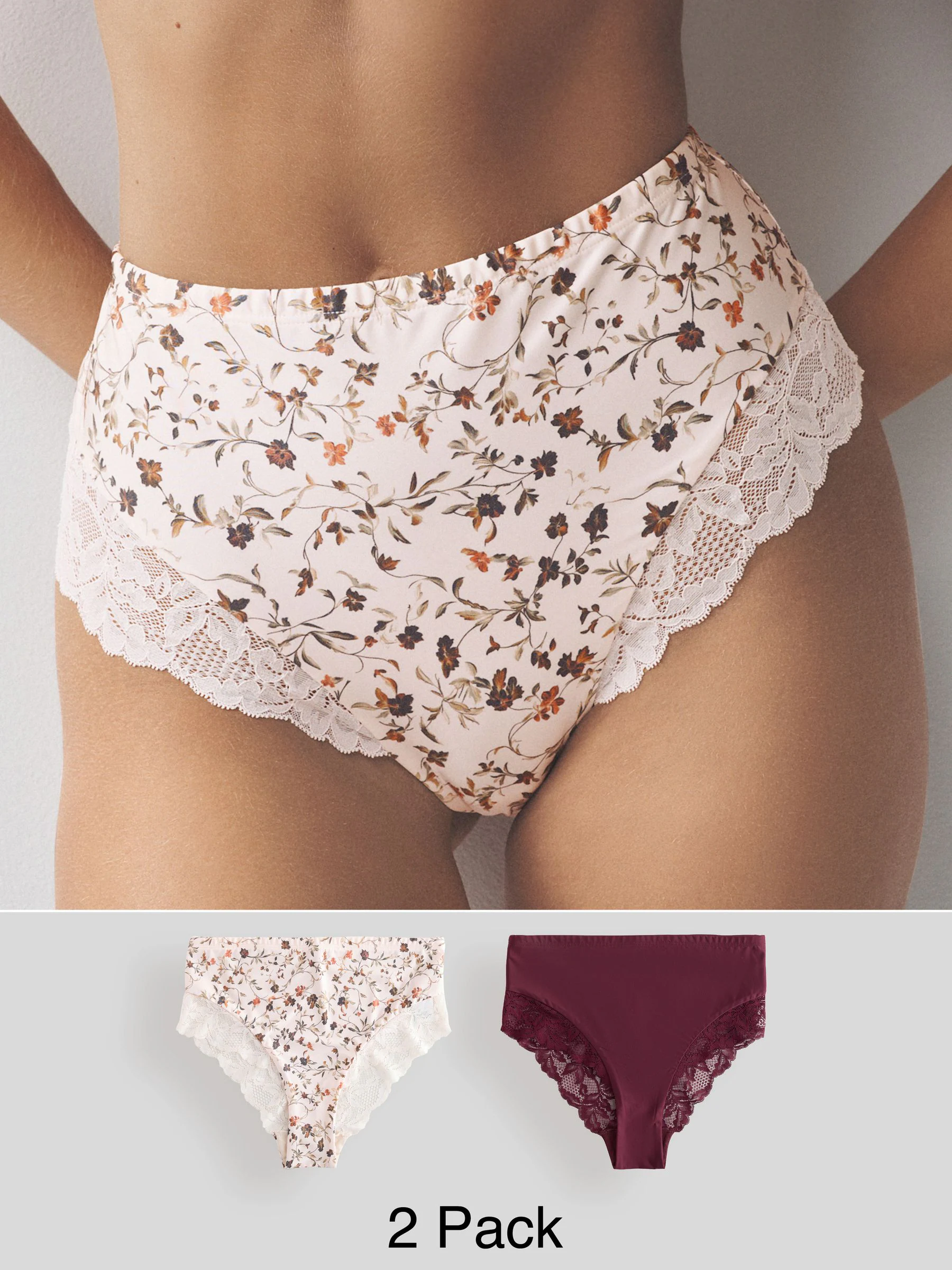 Crèmekleurige bloemenprint & bessen - Slipje met kanten afwerking