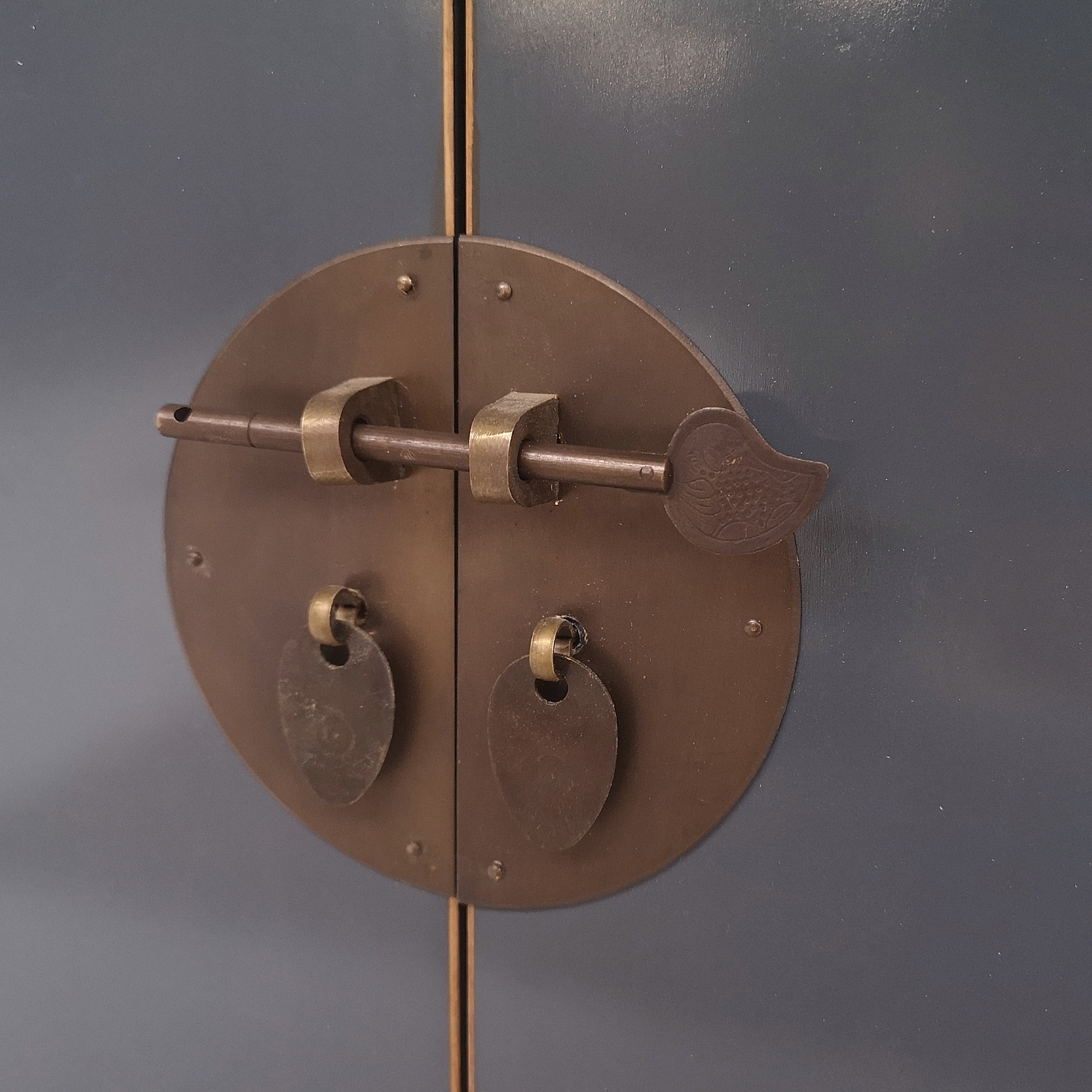 Schrank, 2 Türen, 1 Schublade, blau, gold, T 30 cm, B 40 cm, H 60 cm von fischer's lagerhaus