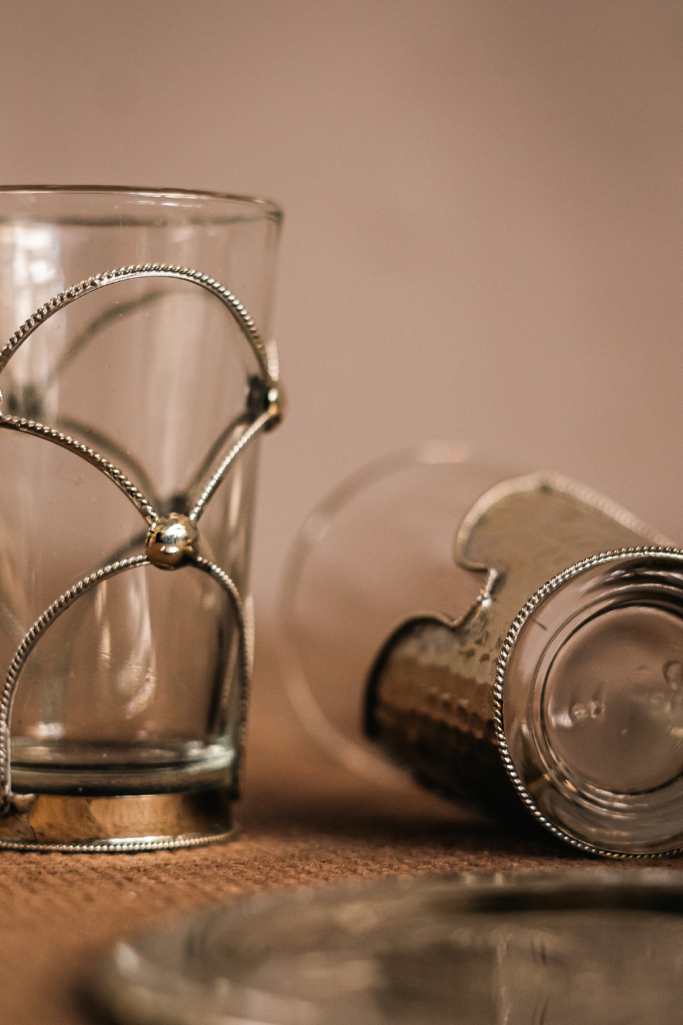 Teeglas 'Tokyo' mit Metallfassung, H 8,5 cm, Ø 5,5 cm zu 5,80