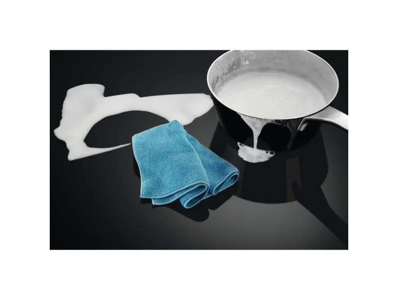 Electrolux EIV654 - Induktions kogeplade - 4 plader - Niche - bredde: 56 cm - dybde: 49 cm - med kantet front - sort
