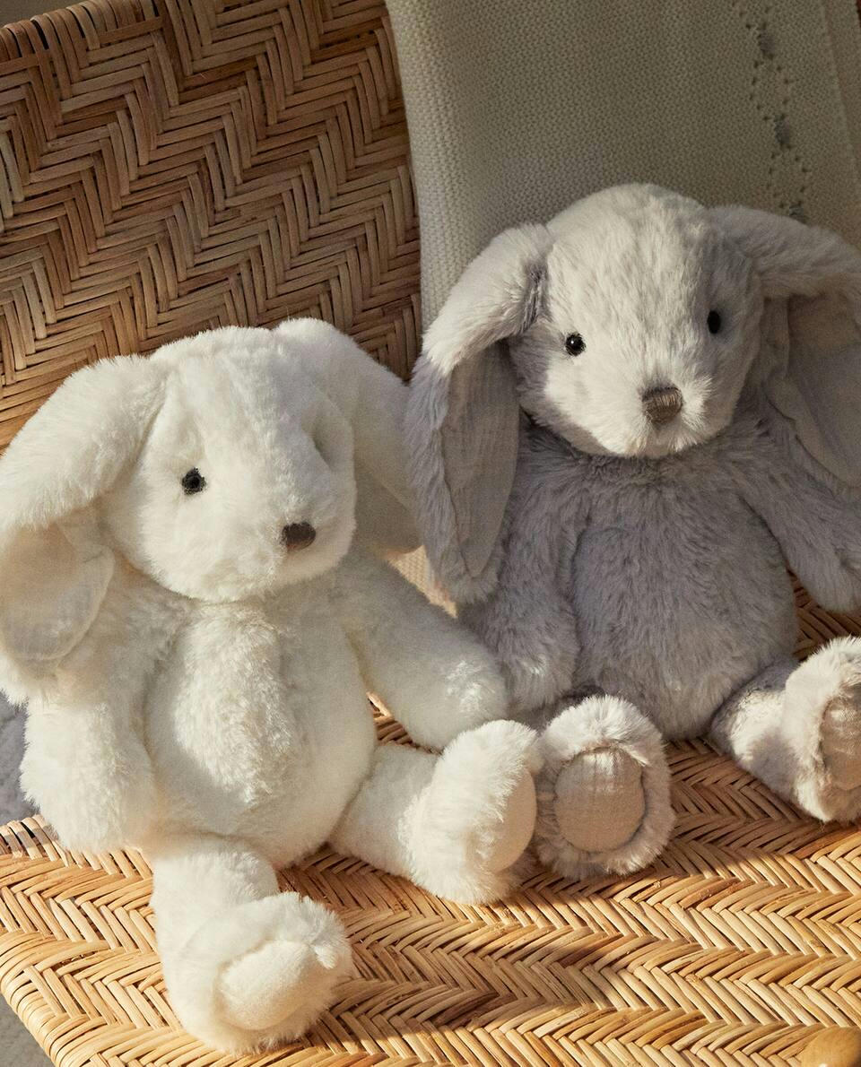 Coelho de pelúcia infantil