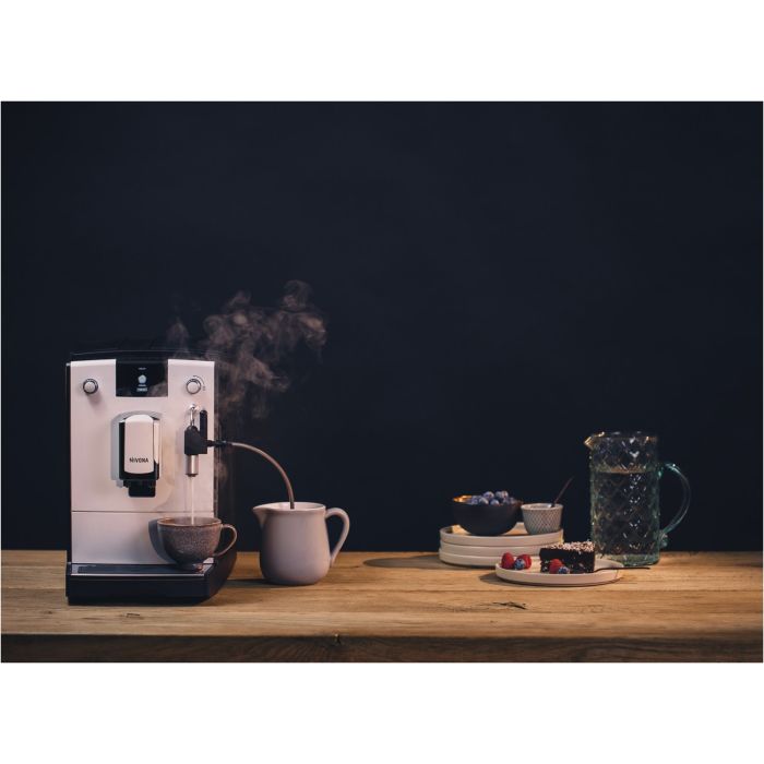 Nivona Kaffeevollautomat CafeRomatica NICR 560 // 1kg Nivona Kaffee gratis