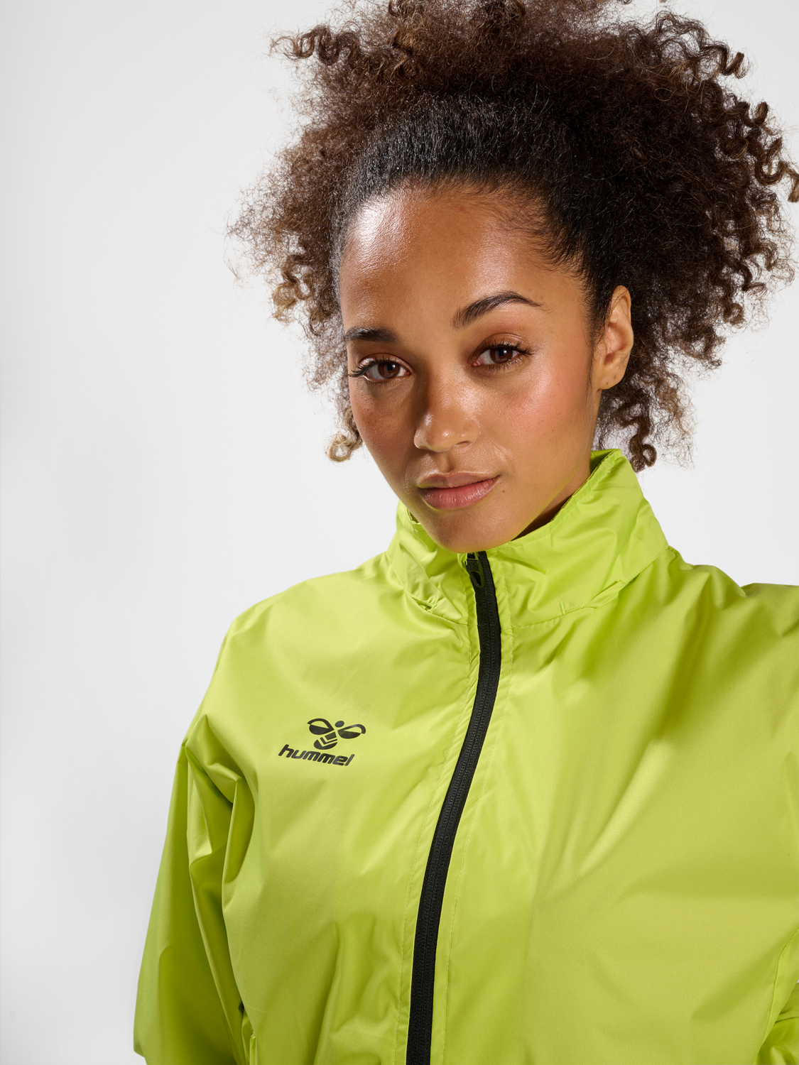 hmlCORE XK SPRAY JACKET