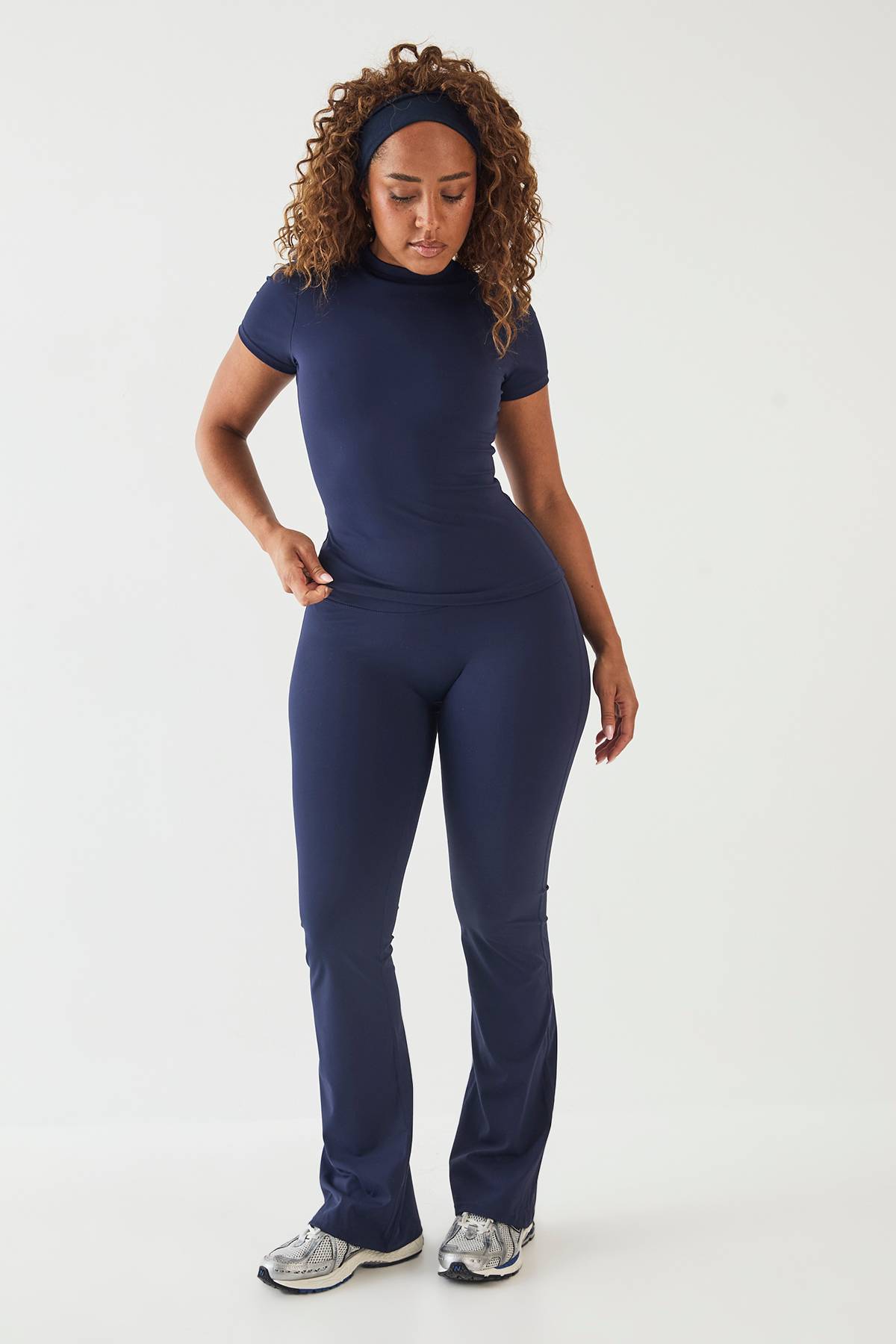 DSGN Studio Legging Évasé Taille Haute Ultra Sculptant