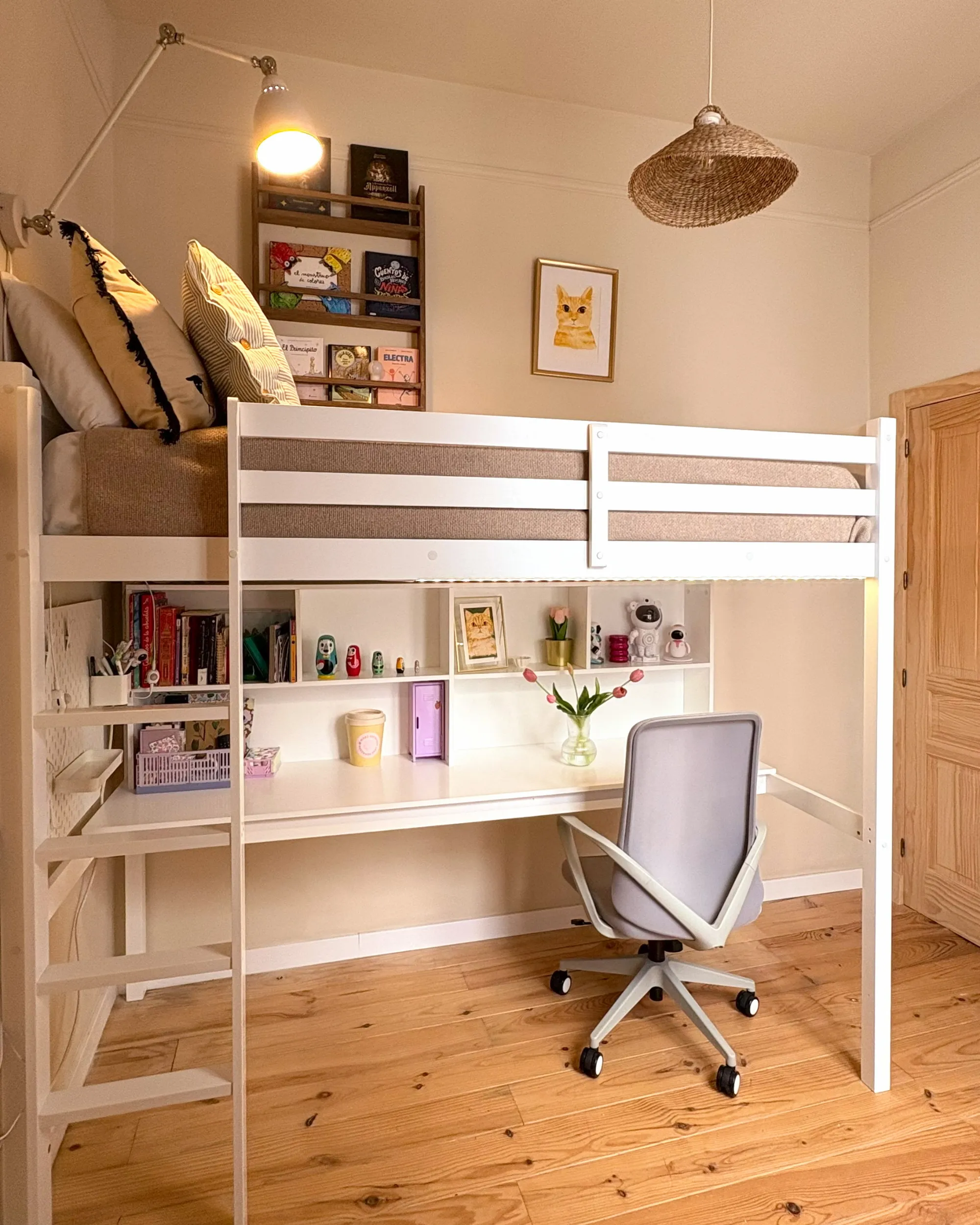 Hoogslaper met bureau Dennenhout FOUCAMONT 90 x 200 cm Wit