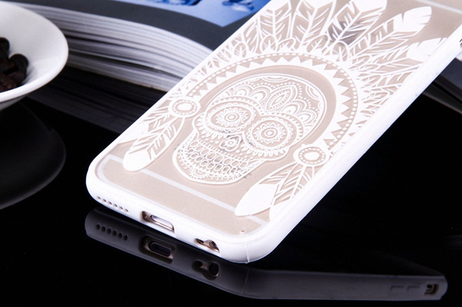 Apple iPhone 6s Plus Handy Hülle Mandala Case Schutz Motiv Federn Totenkopf Weiß