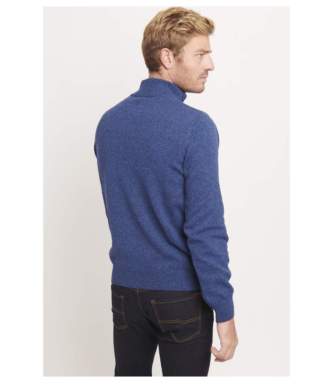 Pull col zippé bien chaud