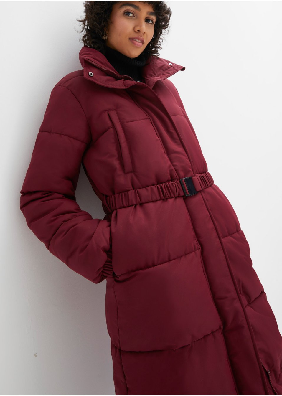 Manteau matelassé oversize avec ceinture élastique