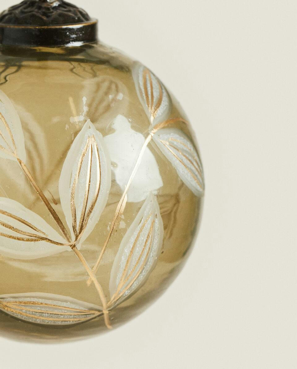 Enfeite de Natal de vidro com decoração de folhas