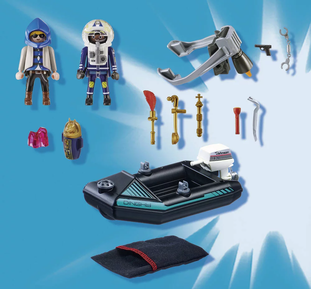 POLICIER AVEC REACTEUR DORSAL ET CANOE - 70782