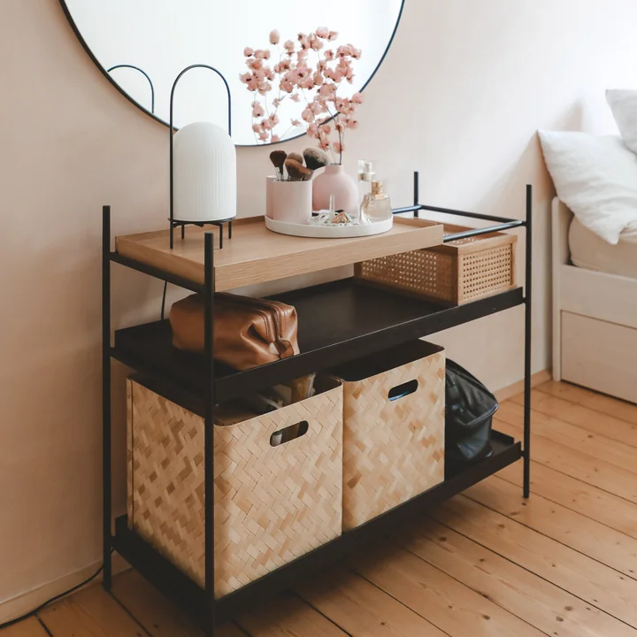 Woud - Tray Shelf niedrig, Walnuss / schwarz (Konfiguration 1)