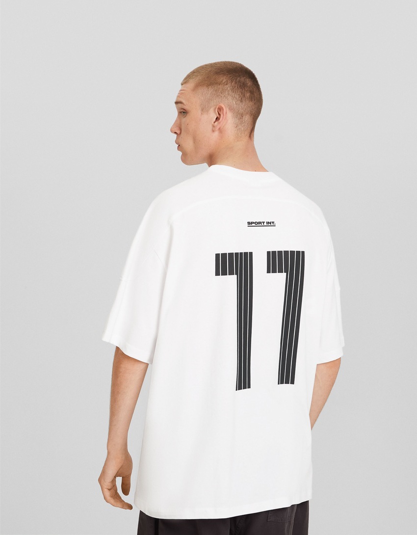 Camiseta esportiva de manga curta com modelagem quadrada