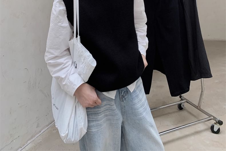 SIMPLE BLACK - Ronde hals effen trui vest