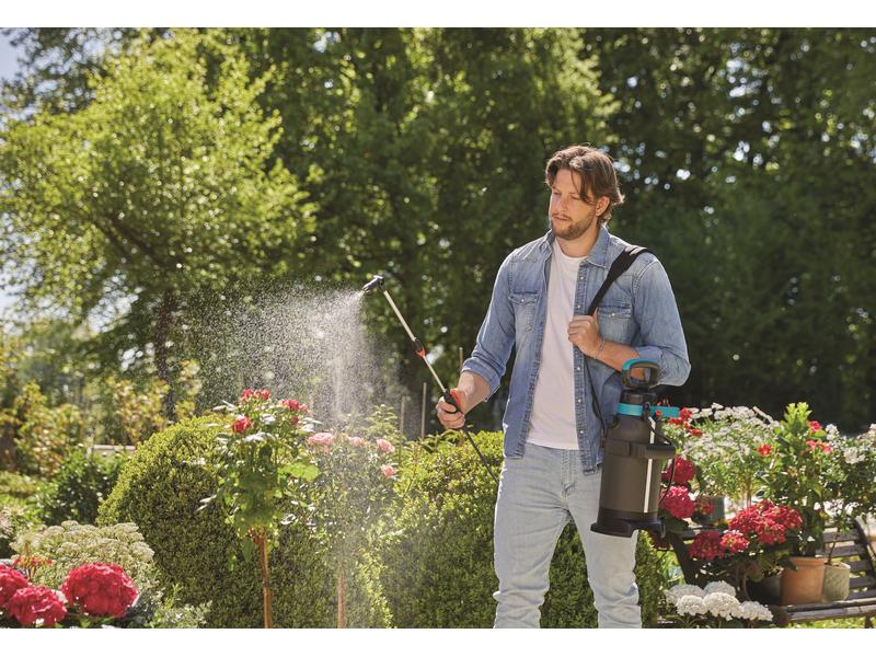 GARDENA Drucksprüher 5 L EasyPump Akkubetriebener Drucksprüher von Gardena