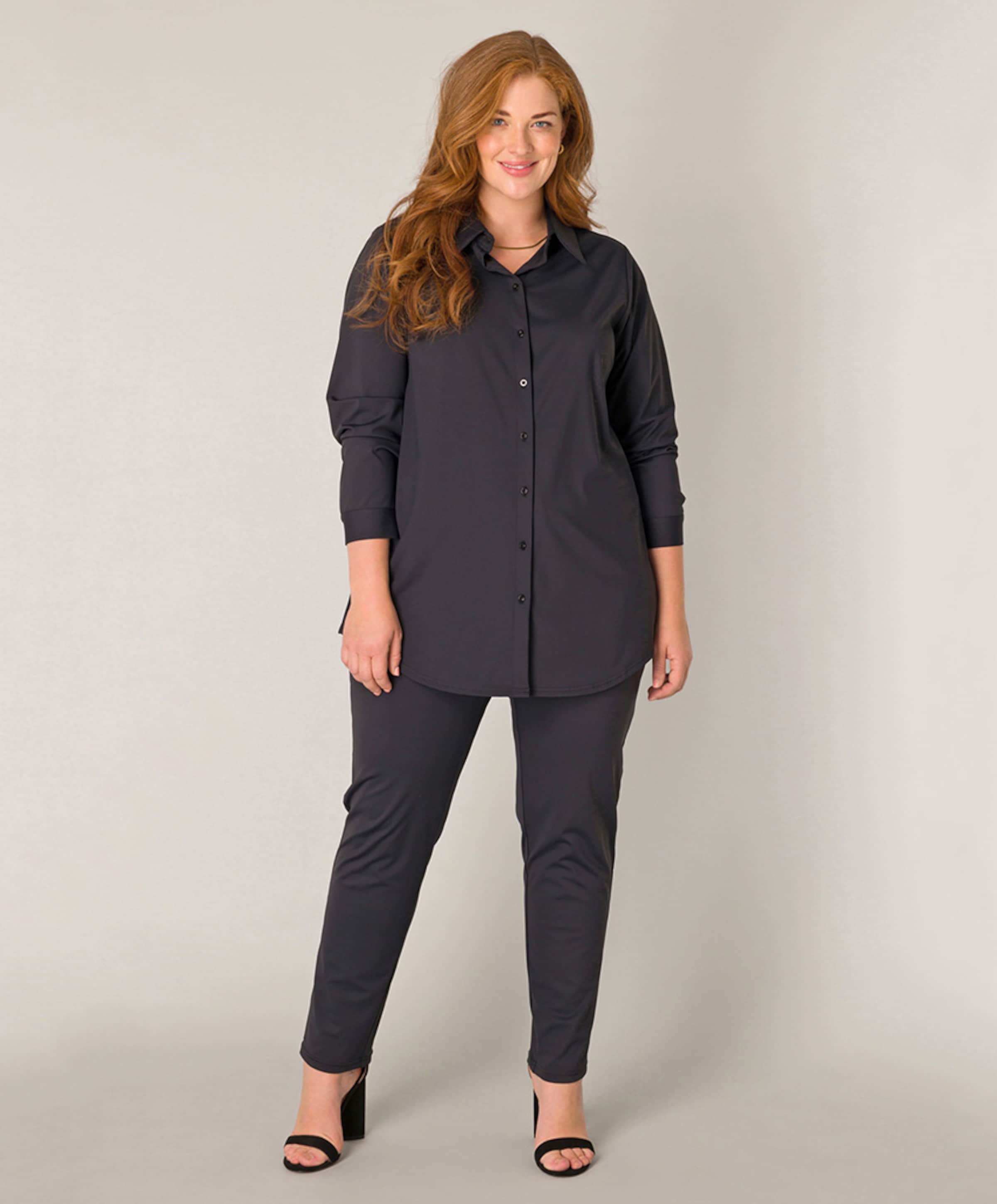 Base Level Curvy Dames blouse zwart