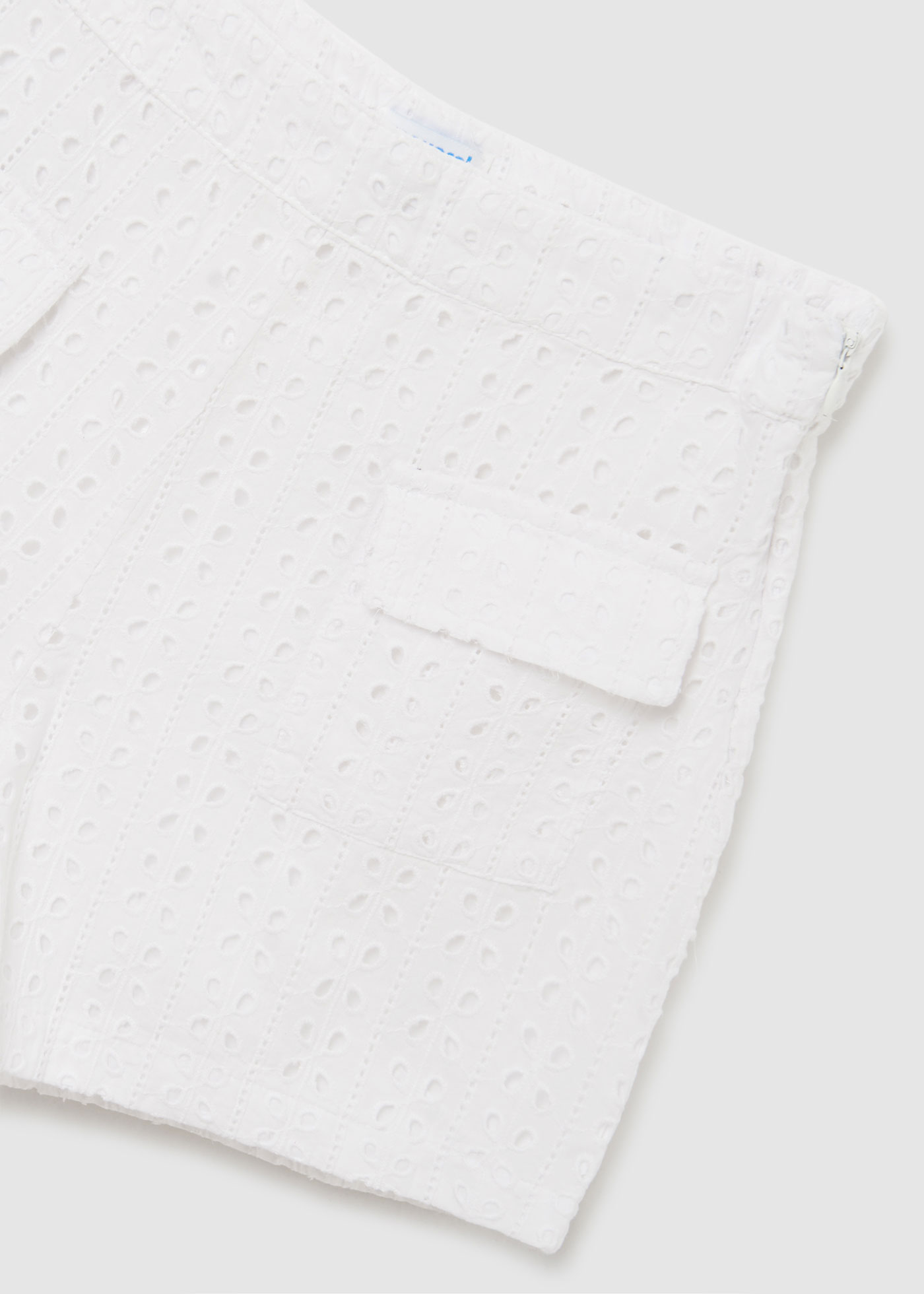 shorts de algodão perfurado para meninas