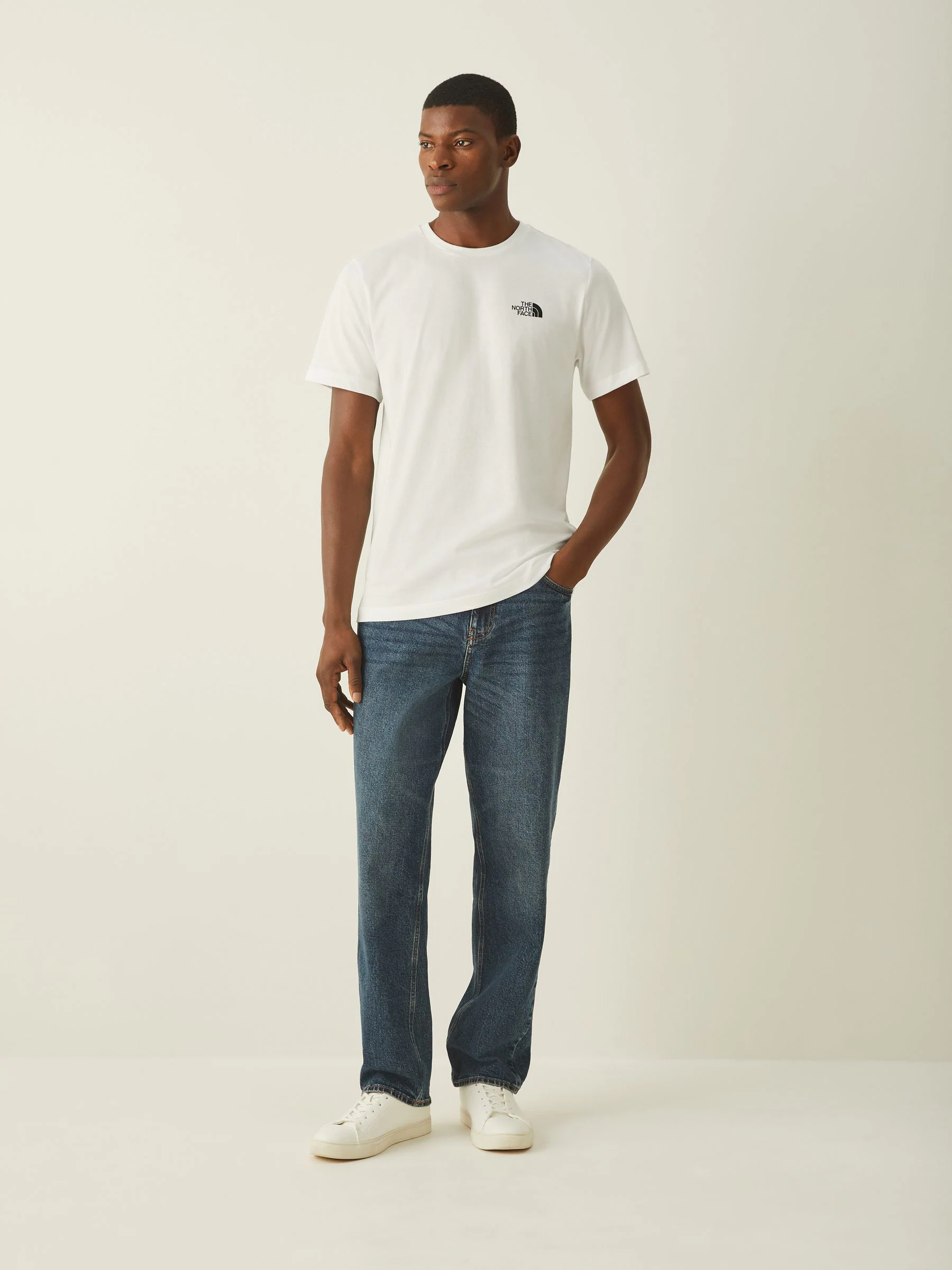 Wit - The North Face T-shirt met bergprint op de achterkant