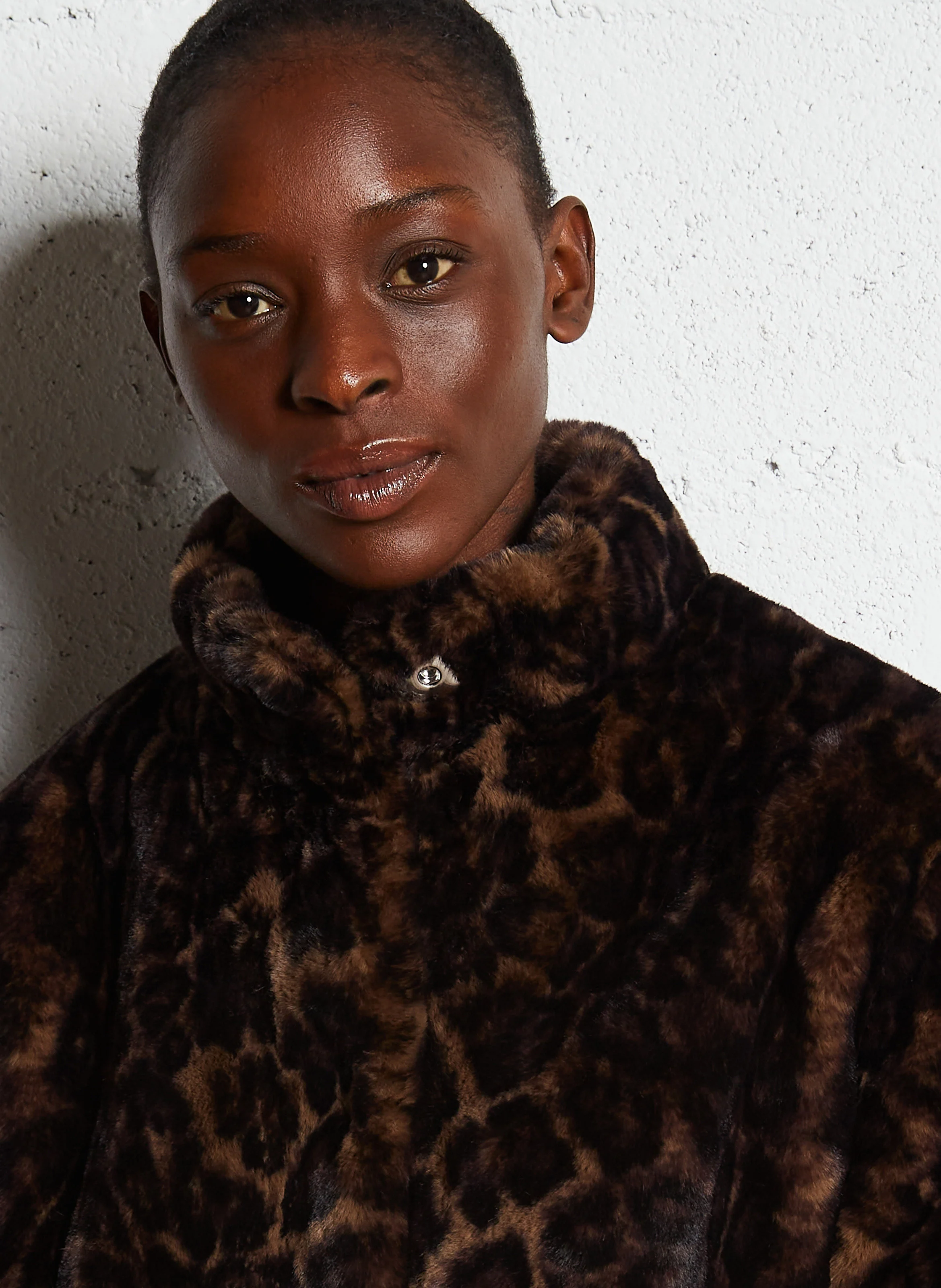 MACYLIA - Manteau court en fausse fourrure| Marron
