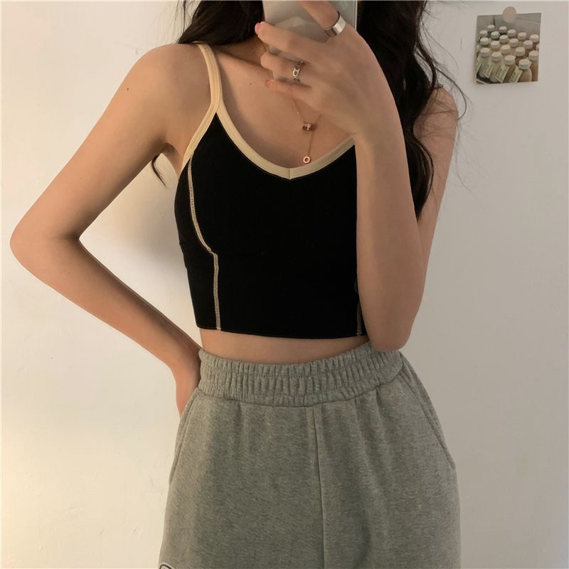 Moon City - Cropped camisoletop met contrasterende rand