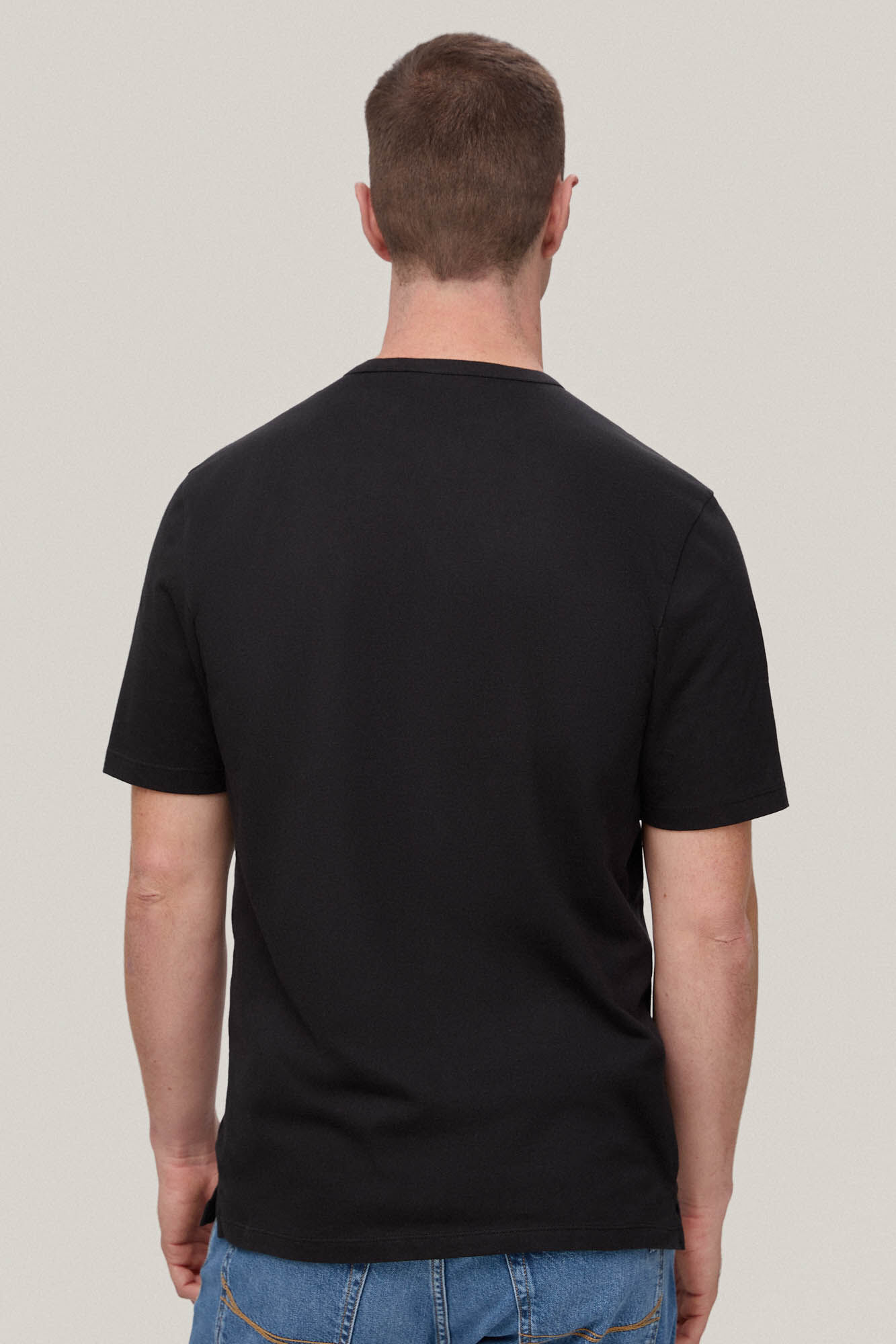 Camiseta básica - Preta