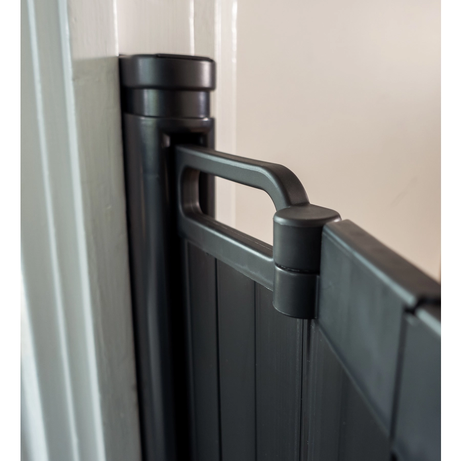 BabyDan Guard Me - Automatisch faltbares Schutzgitter 64,5 bis 89 cm, Schwarz