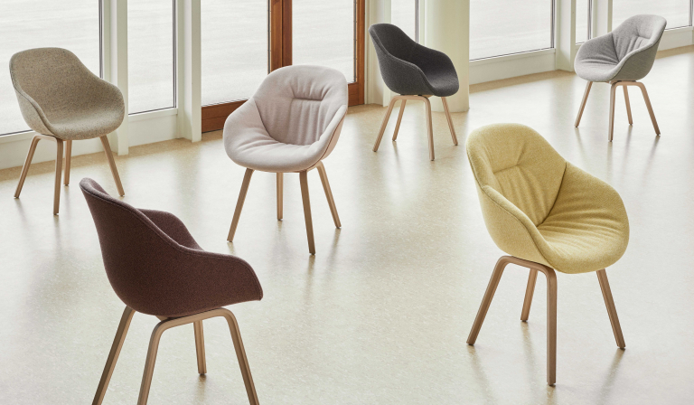 Hay About a Chair AAC123 soft stoel walnoot onderstel Linara 198