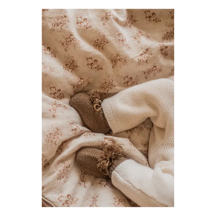 Gentil Coquelicot Chaussons en tricot et pochon brodé | Chocolat