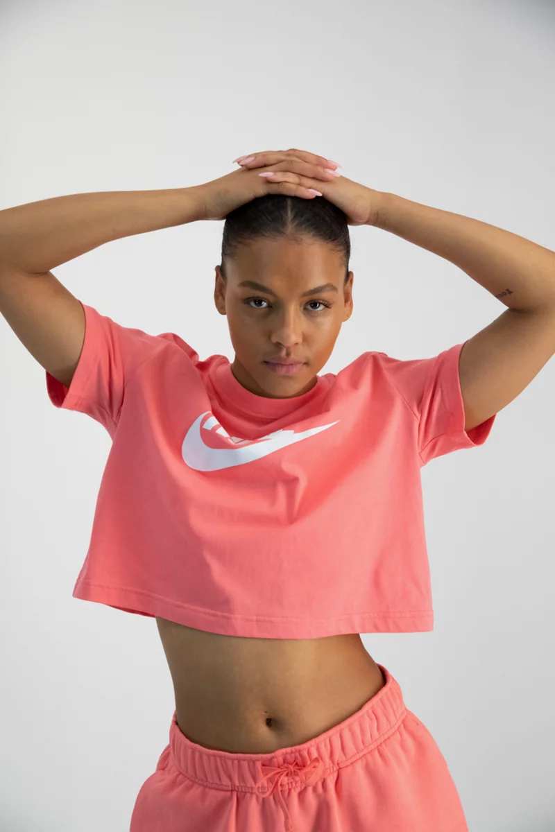 Nike Sportswear Essential Damen T-Shirt