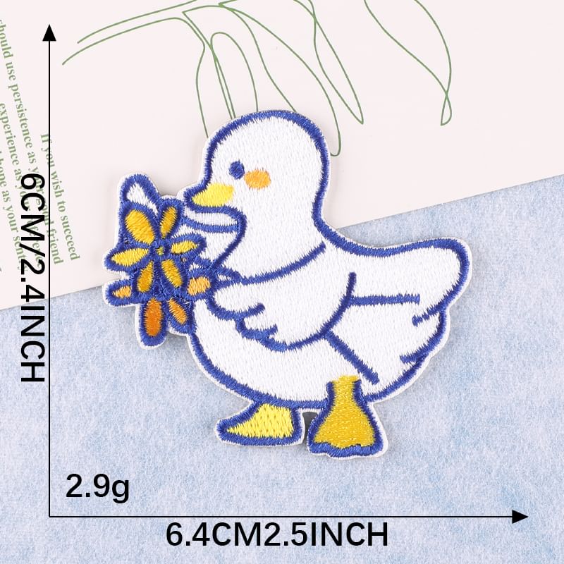 Embroidery Kingdom - Eend geborduurde applicatiepatch (verschillende ontwerpen)