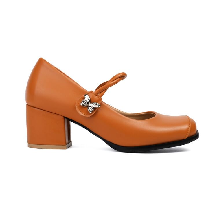 Queen Zoo - Mary Jane pumps met dikke hak en vlinderaccent van imitatieleer