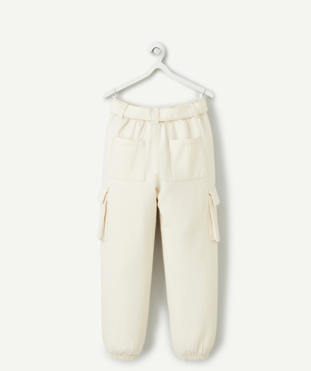 pantalon cargo fille matière gaufrée écru avec ceinture